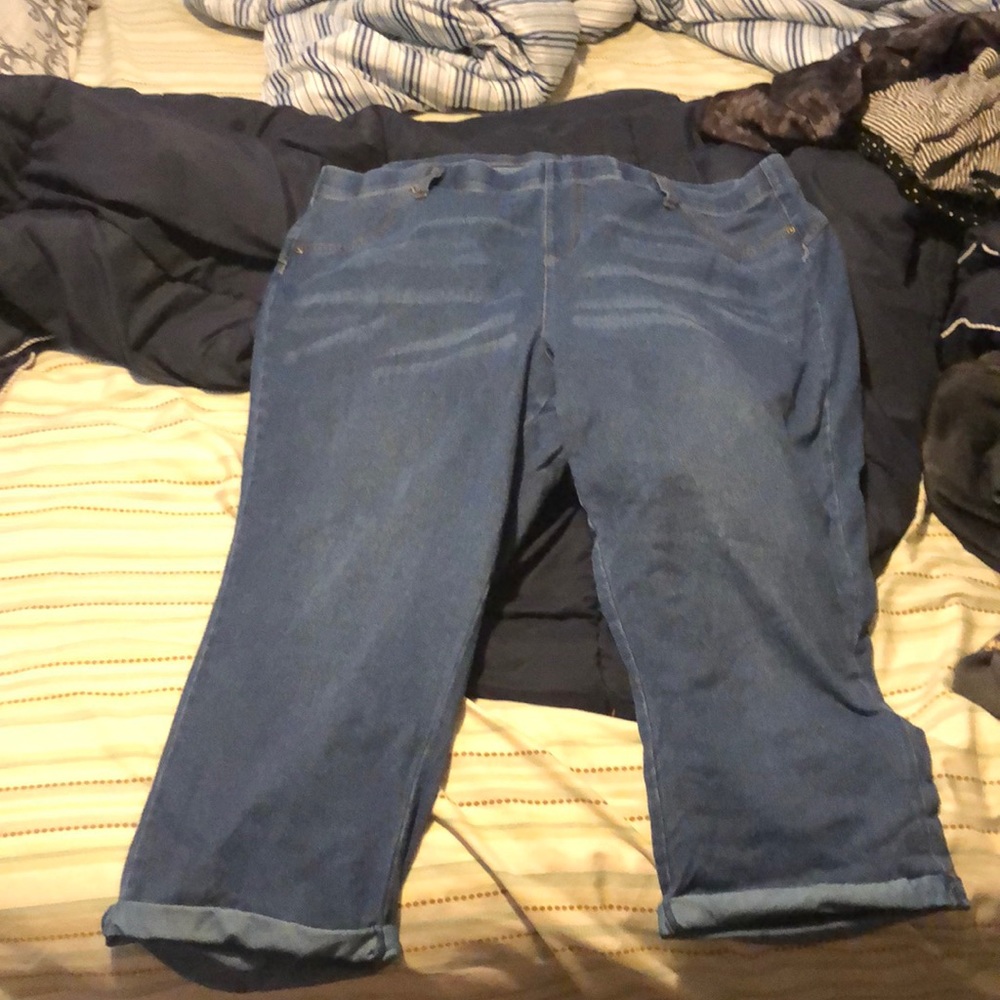 NWOT Capri Jeggings!